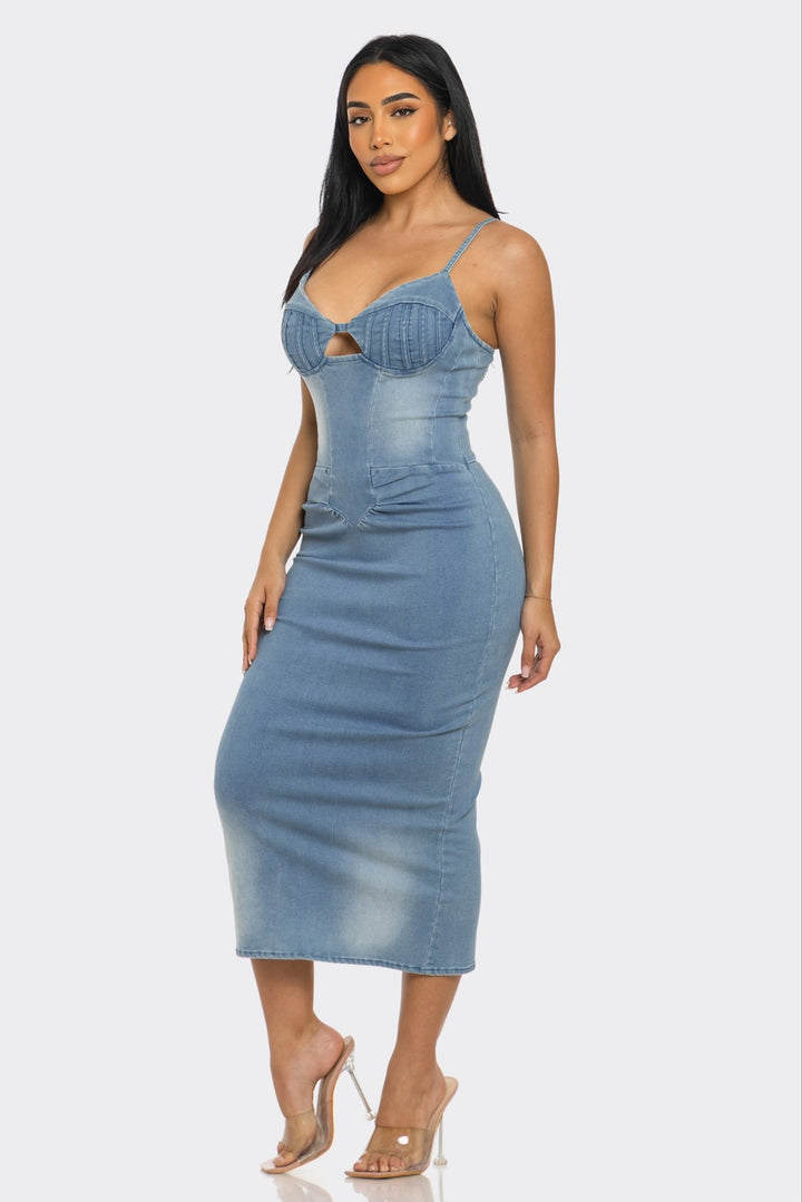 VESTIDO MIDI CASUAL DE DENIM LAVADO CLARO ATHINA